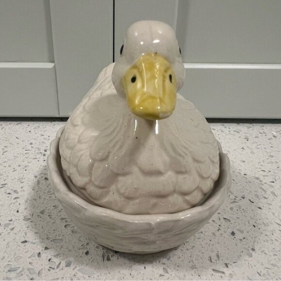 VINTAGE Ceramic Cream Duck on Nest White Woven Basket Japan Country Farm - Picture 2 of 15